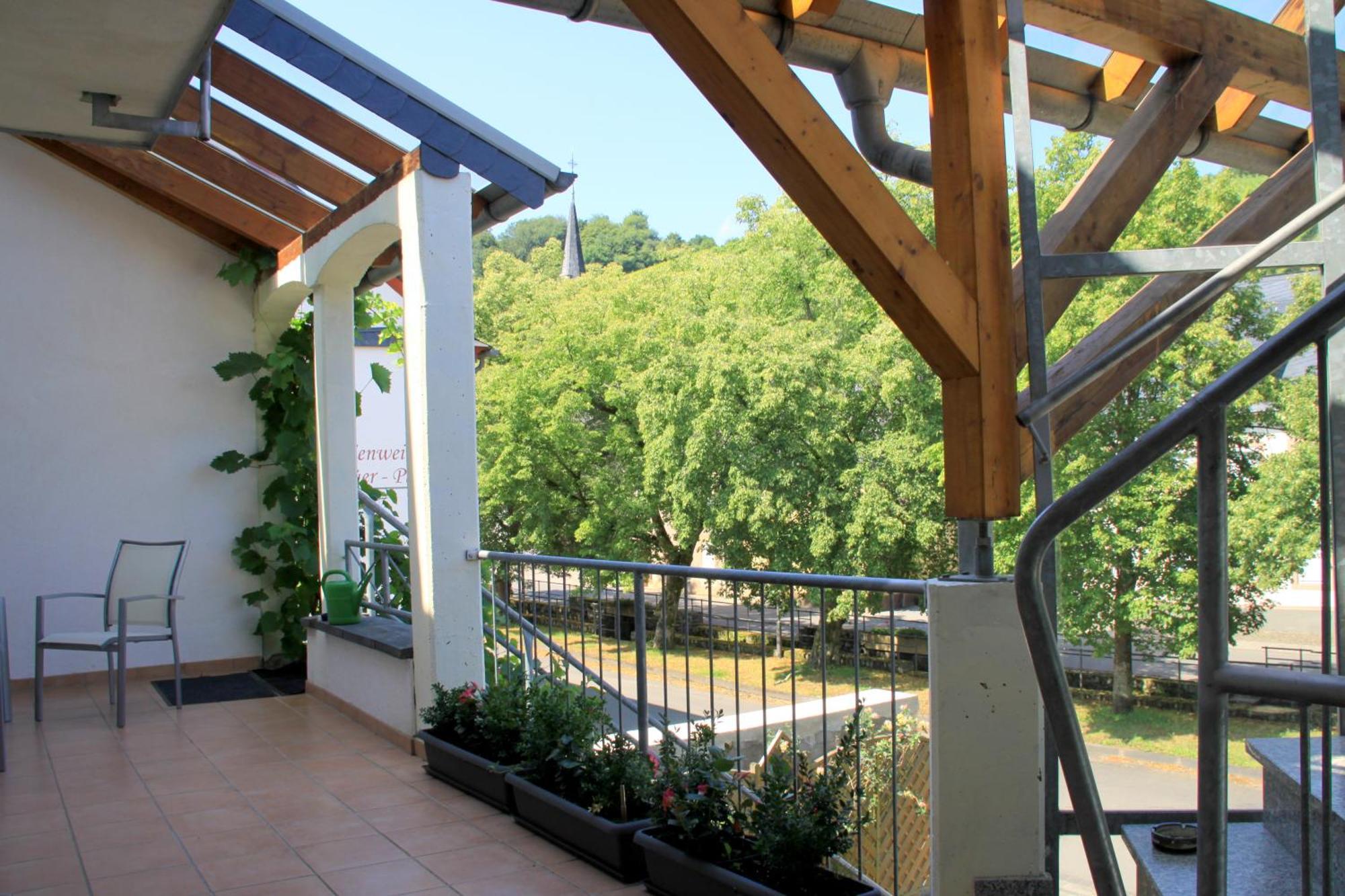Ferienweingut & Gutsrestaurant Becker Apartman Burgen  Kültér fotó