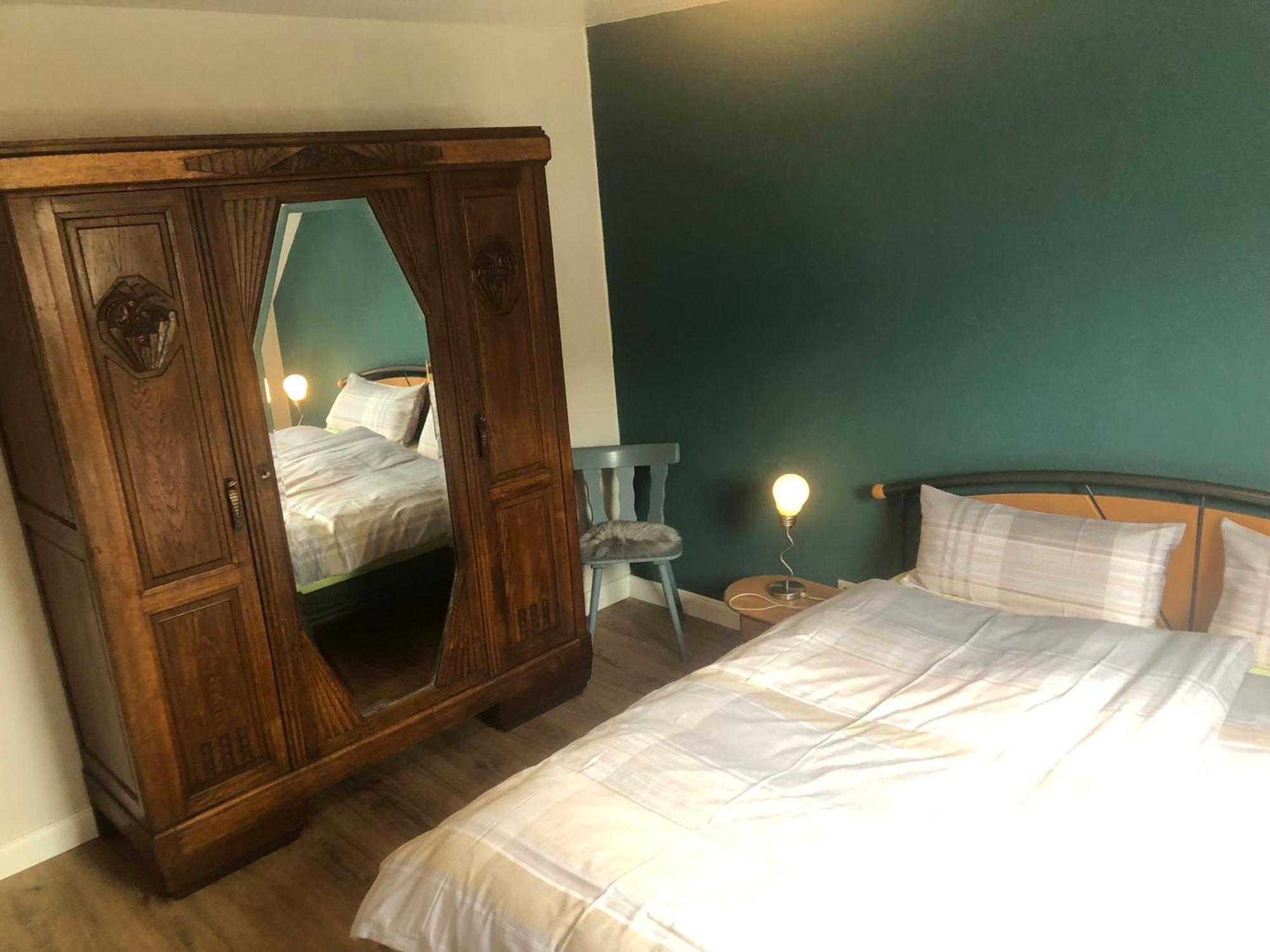 Ferienweingut & Gutsrestaurant Becker Apartman Burgen  Kültér fotó