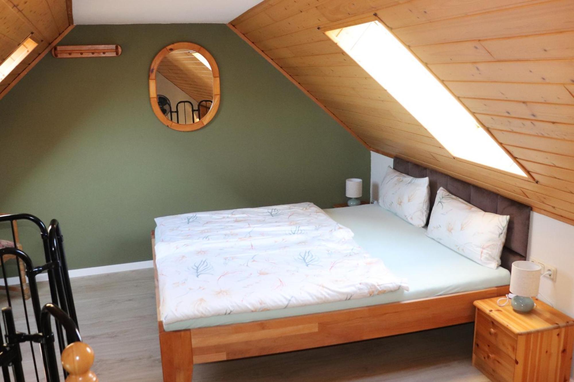 Ferienweingut & Gutsrestaurant Becker Apartman Burgen  Kültér fotó